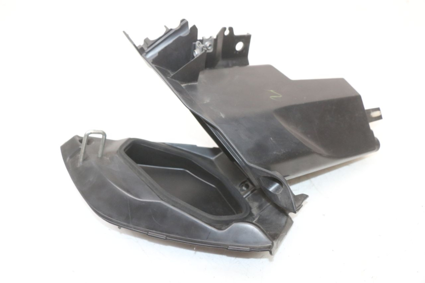 photo de SCATOLA PORTAOGGETTI YAMAHA XMAX X-MAX ABS 125 (2017 - 2020) - Altra angolazione