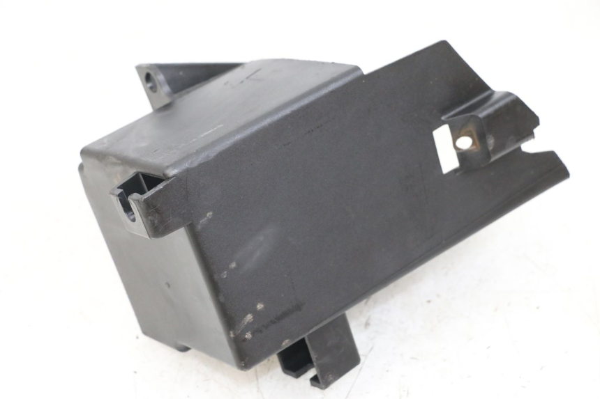 photo de SCATOLA PORTAOGGETTI YAMAHA X-MAX XMAX 250 (2006 - 2009) - Zoom sullo stato d'uso