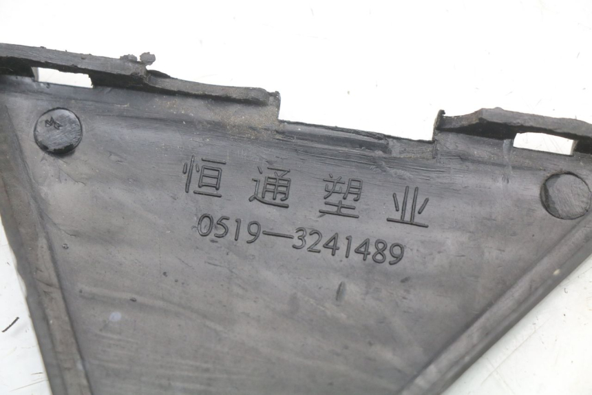 photo de scatola dei guanti SYM XS 125 (2007 - 2016) - Dettagli dei punti di fissaggio