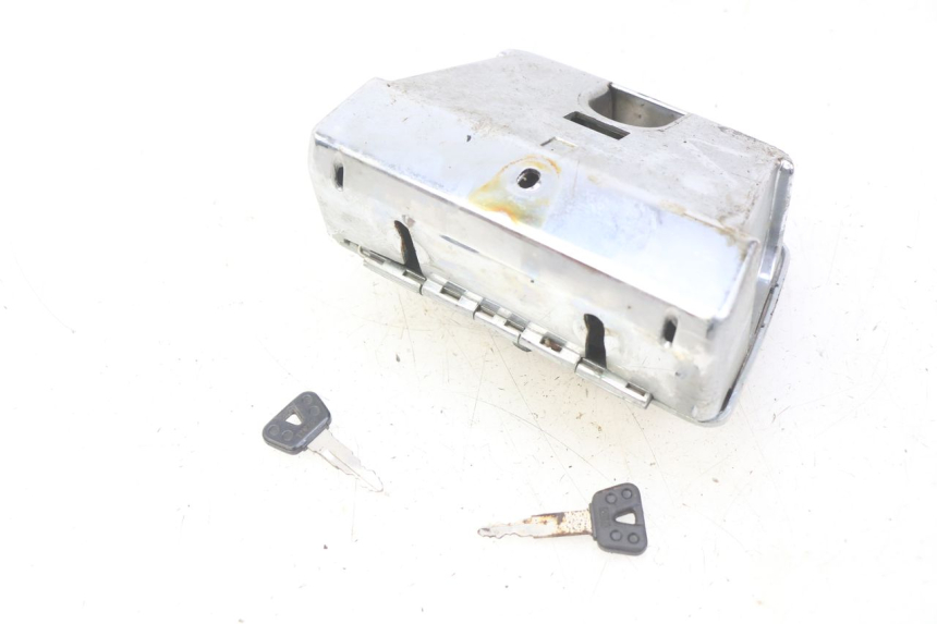 photo de SCATOLA PORTAOGGETTI YAMAHA XV VIRAGO 750 (1984 - 1998) - Zoom sullo stato d'uso