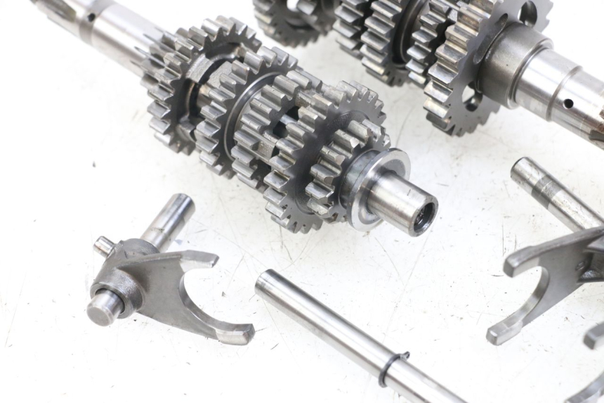 photo de SCATOLA DEL CAMBIO HYOSUNG GV AQUILA 125 (2000 - 2009) - Angolazione alternativa