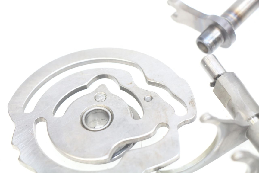 photo de CAMBIO ROYAL ENFIELD BULLET CLASSIC 500 (2017 - 2020) - Dettagli dei punti di fissaggio