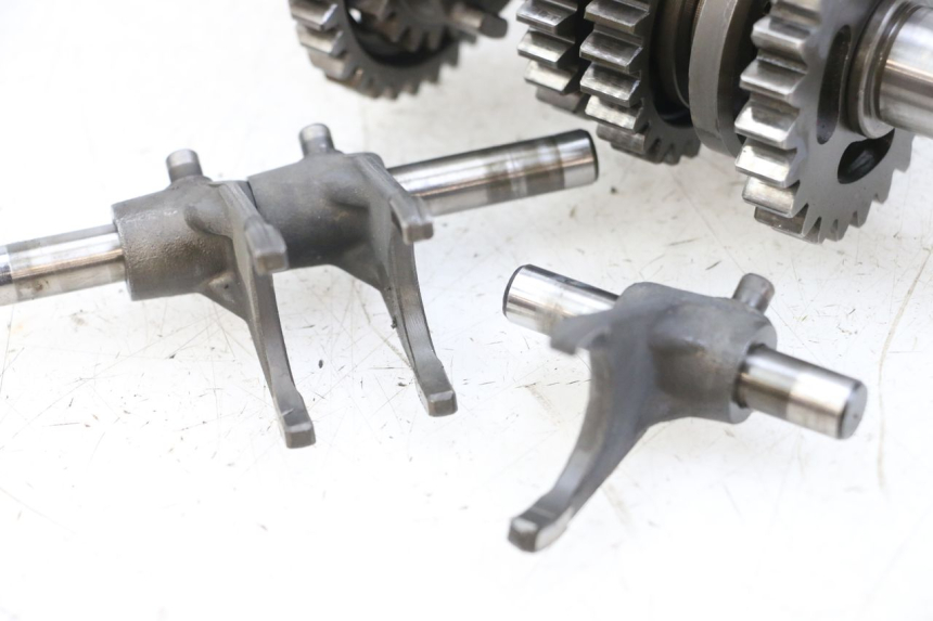 photo de SCATOLA DEL CAMBIO HYOSUNG GF 125 (2001 - 2005) - Caratteristiche distintive