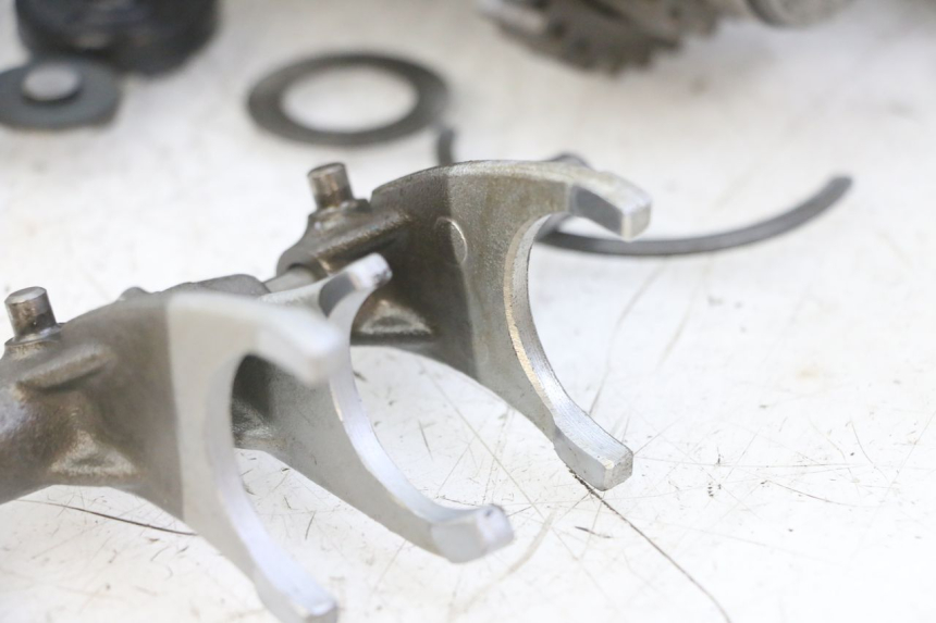 photo de CASSA DEL CAMBIO SUZUKI GS GSE 500 (2001 - 2003) - Zoom qualità usato