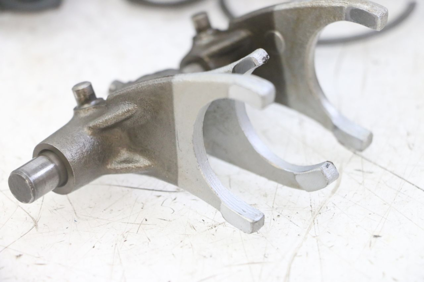 photo de CASSA DEL CAMBIO SUZUKI GS GSE 500 (2001 - 2003) - Panoramica del profilo