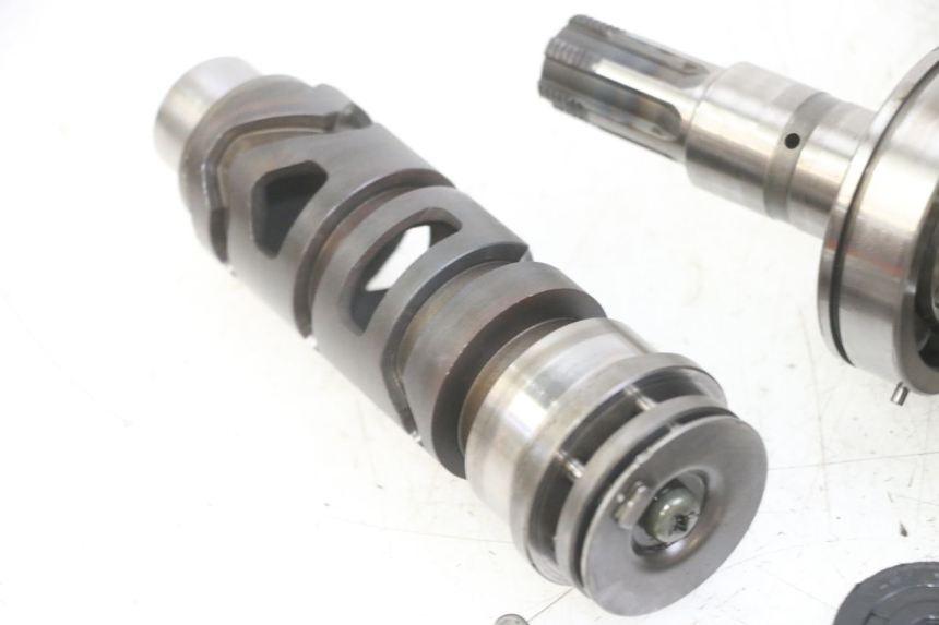 photo de CASSA DEL CAMBIO SUZUKI GS GSE 500 (2001 - 2003) - Dettagli dei punti di fissaggio