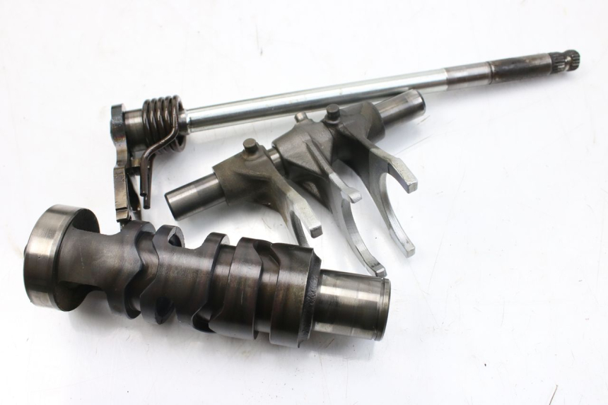 photo de CAMBIO SUZUKI GSF S BANDIT 600 (2000 - 2004) - Dettagli dei punti di fissaggio