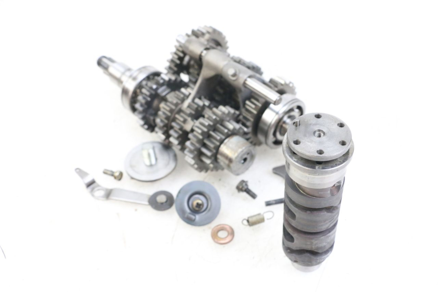 photo de CAMBIO SUZUKI GSX E 250 (1982 - 1983) - Altra angolazione