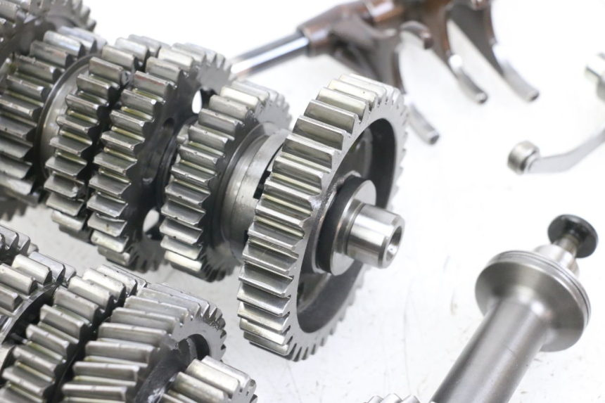 photo de CAMBIO MOTO GUZZI NORGE 8V GT 1200 (2011 - 2016) - Stato della superficie e materiale