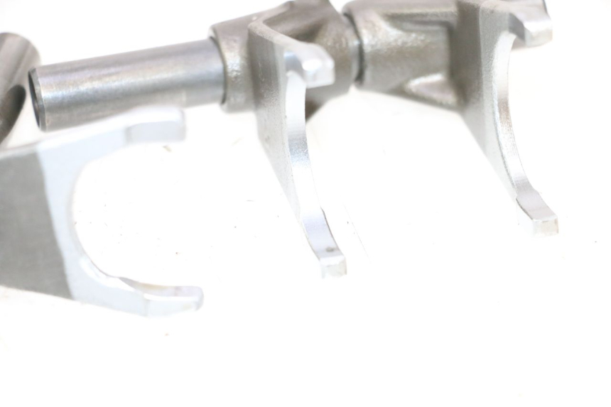 photo de CAMBIO SUZUKI SV S 650 (2003 - 2009) - Focus sulla struttura