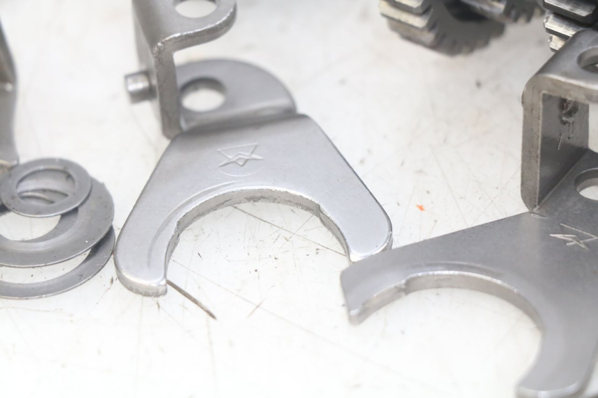 photo de CAMBIO PEUGEOT XP6 50 (2006 - 2011) - Dettagli dei punti di fissaggio