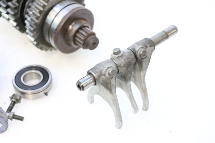 photo de CAMBIO YAMAHA YZF R GENESIS 750 (1993 - 1998) - Stato della superficie e materiale