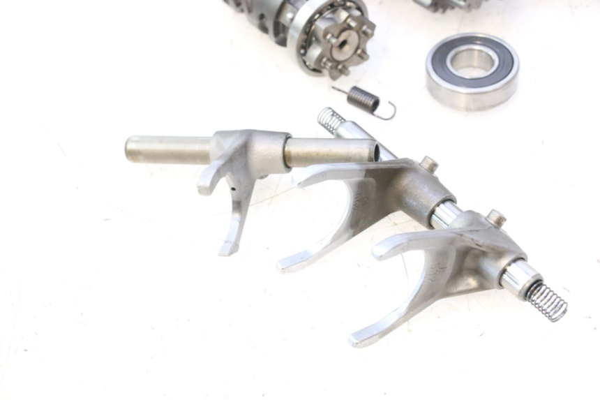 photo de CAMBIO YAMAHA YZF R6 600 (2008 - 2009) - Marcature e riferimenti originali