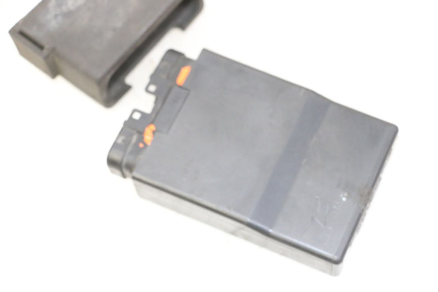 photo de CENTRALINA CDI HONDA CBR RR FIREBLADE 900 (1992 - 1994) - Primo piano tecnico