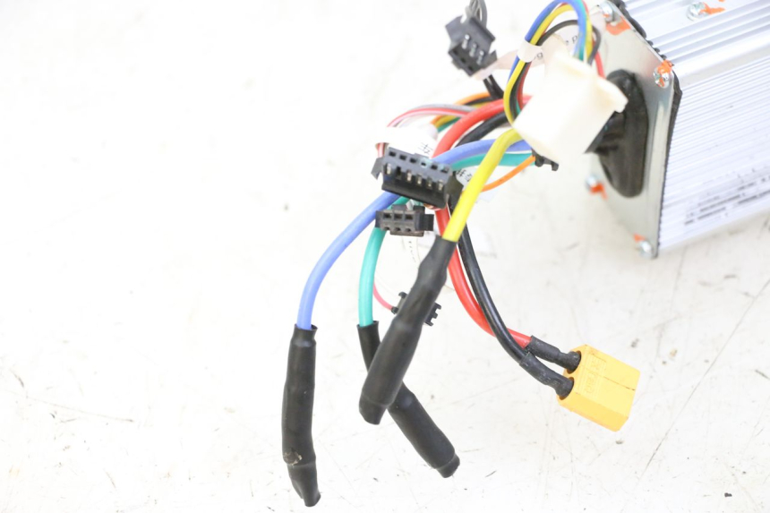 photo de CENTRALINA CDI URBANGLIDE E-CROSS PRO 1 - Stato della superficie e materiale