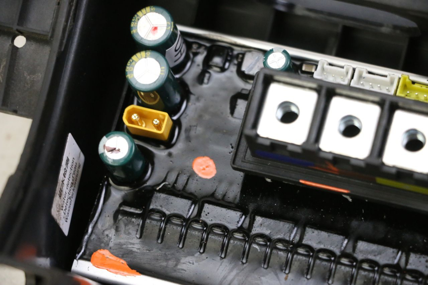 photo de BOITIER CDI SEGWAY NINEBOT F40E 1 - Caratteristiche distintive