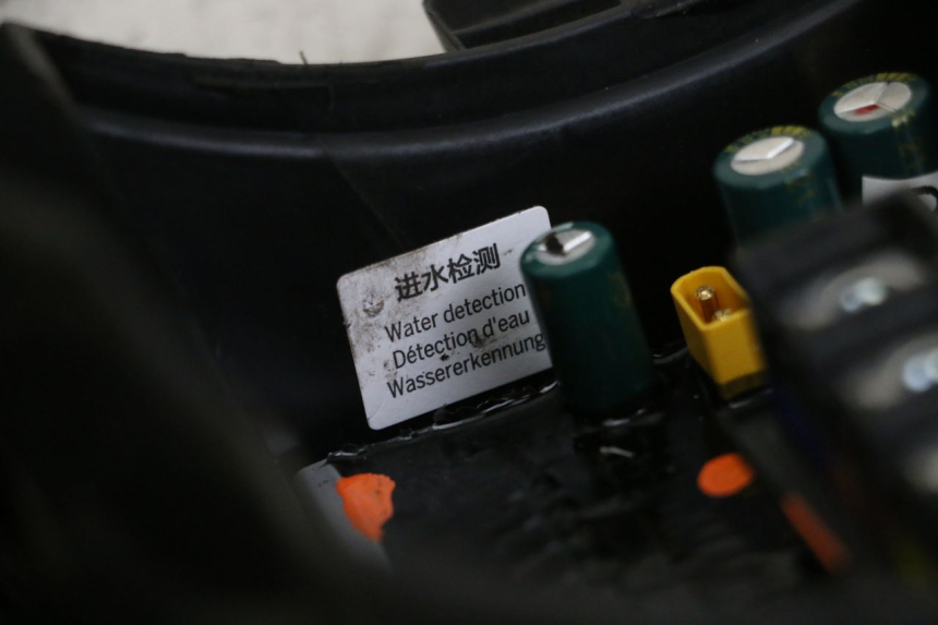 photo de BOITIER CDI SEGWAY NINEBOT F40E 1 - Marcature e riferimenti originali