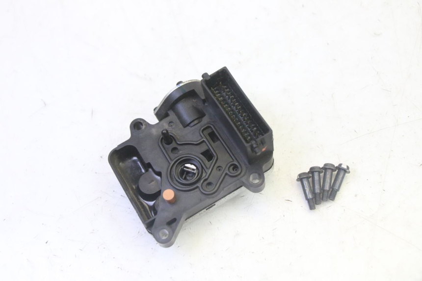 photo de CENTRALINA CDI HONDA FES S-WING SWING ABS 125 (2007 - 2015) - Dettaglio del componente