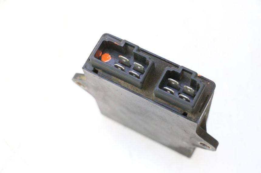 photo de CENTRALINA CDI SUZUKI GSX F GSXF 750 (1988 - 1998) - Primo piano tecnico