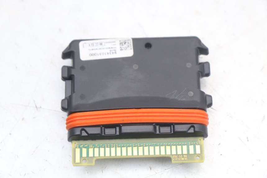 photo de CENTRALINA CDI HUSQVARNA SVARTPILEN 401 (2018 - 2023) - Primo piano tecnico