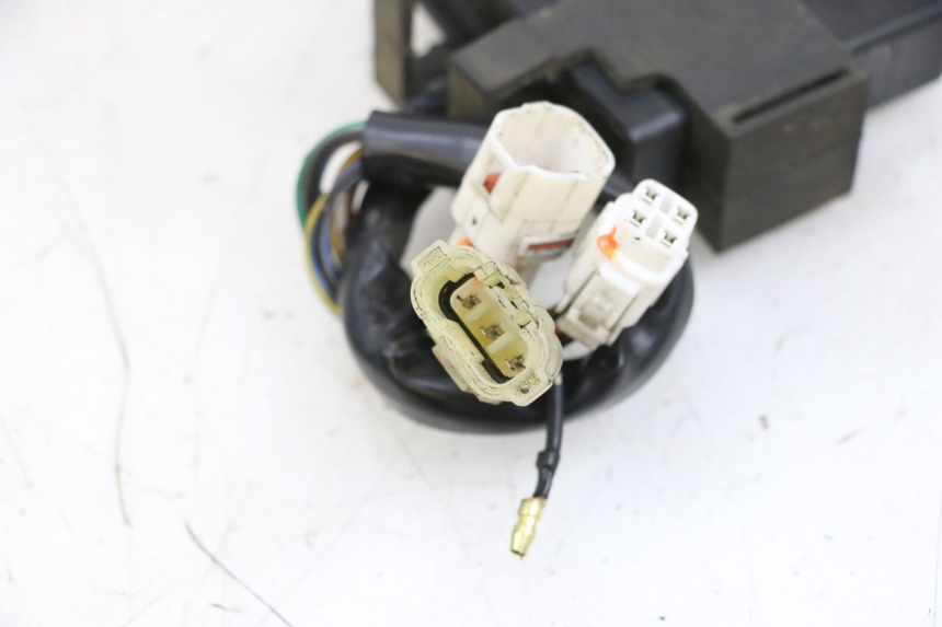 photo de CENTRALINA CDI YAMAHA YP MAJESTY 125 (2002 - 2006) - Dettagli dei punti di fissaggio