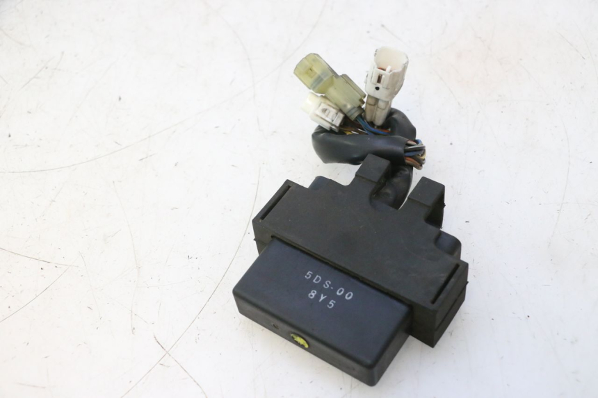 photo de CENTRALINA CDI YAMAHA YP MAJESTY 125 (1998 - 2001) - Dettagli dei punti di fissaggio