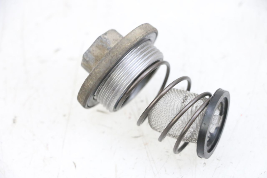 photo de TAPPO COPERCHIO OLIO KYMCO AGILITY 16+ 4T 50 (2018 - 2023) - Dettaglio del componente