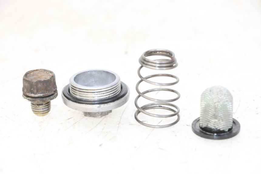 photo de TAPPO OLIO MOTORE KYMCO AGILITY 4T 50 (2005 - 2018) - Zoom sullo stato d'uso