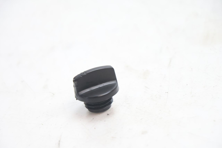 photo de TAPPO OLIO MOTORE KAWASAKI ER-6 ER6 N 650 (2005 - 2009) - Dettaglio del componente