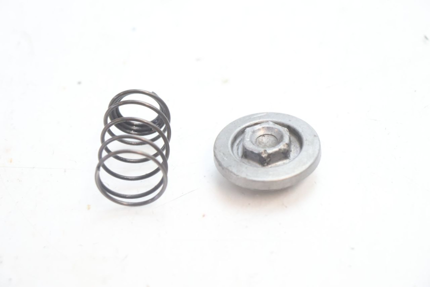 photo de TAPPO OLIO MOTORE HONDA FES S-WING SWING ABS 125 (2007 - 2015) - Dettaglio del componente