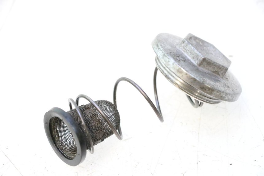 photo de TAPPO OLIO MOTORE HONDA FJS SILVER WING SILVERWING 400 (2005 - 2008) - Zoom sullo stato d'uso