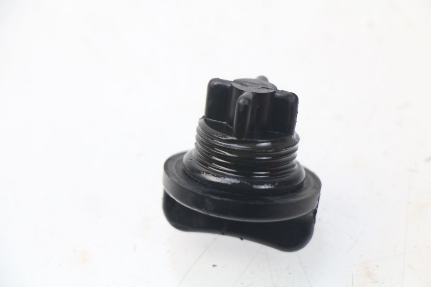 photo de TAPPO OLIO MOTORE SUZUKI GSX-R GSXR 600 (2001 - 2003) - Dettaglio del componente