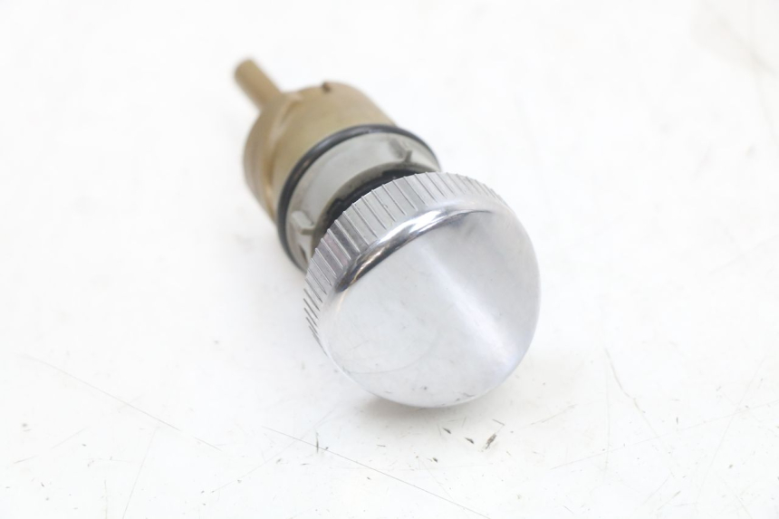 photo de TAPPO OLIO MOTORE HARLEY DAVIDSON SPORTSTER XL CUSTOM 883 (1999 - 2006) - Altra angolazione