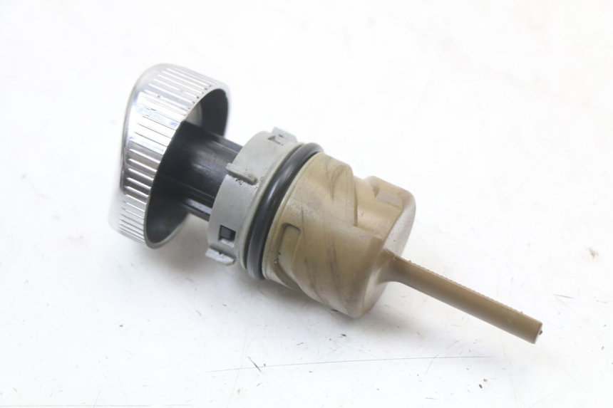 photo de TAPPO OLIO MOTORE HARLEY DAVIDSON SPORTSTER XL CUSTOM 883 (1999 - 2006) - Primo piano tecnico