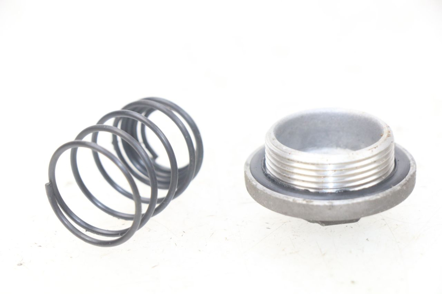 photo de TAPPO CARTER OLIO PEUGEOT KISBEE 4T 50 (2010 - 2017) - Dettaglio del componente