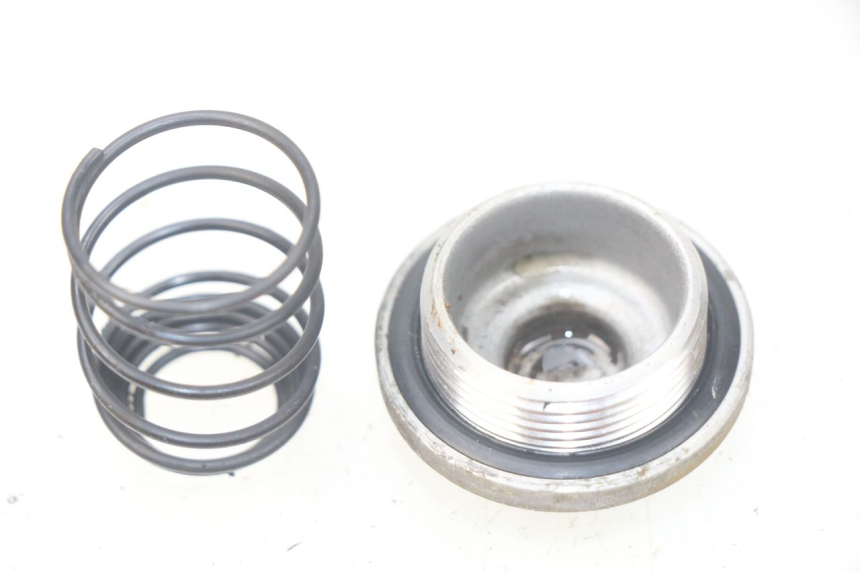 photo de TAPPO CARTER OLIO PEUGEOT KISBEE 4T 50 (2010 - 2017) - Zoom sullo stato d'uso