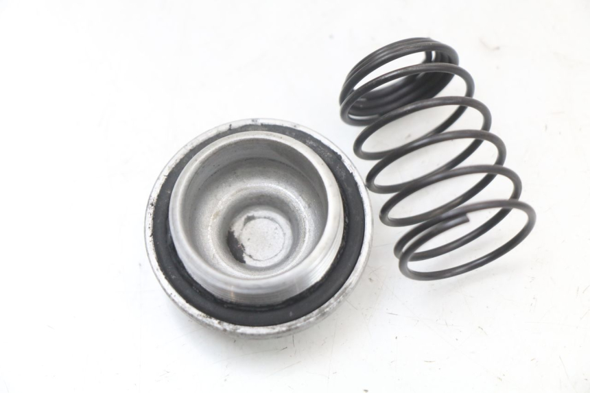 photo de TAPPO CARTER OLIO PEUGEOT KISBEE 4T 50 (2010 - 2017) - Altra angolazione