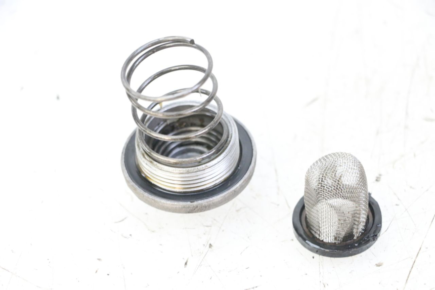 photo de TAPPO OLIO MOTORE KYMCO AGILITY 4T 50 (2018 - 2022) - Altra angolazione