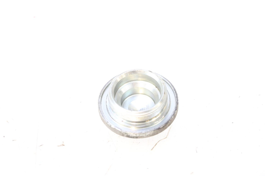 photo de TAPPO OLIO MOTORE PIAGGIO MP3 125 (2006 - 2014) - Altra angolazione