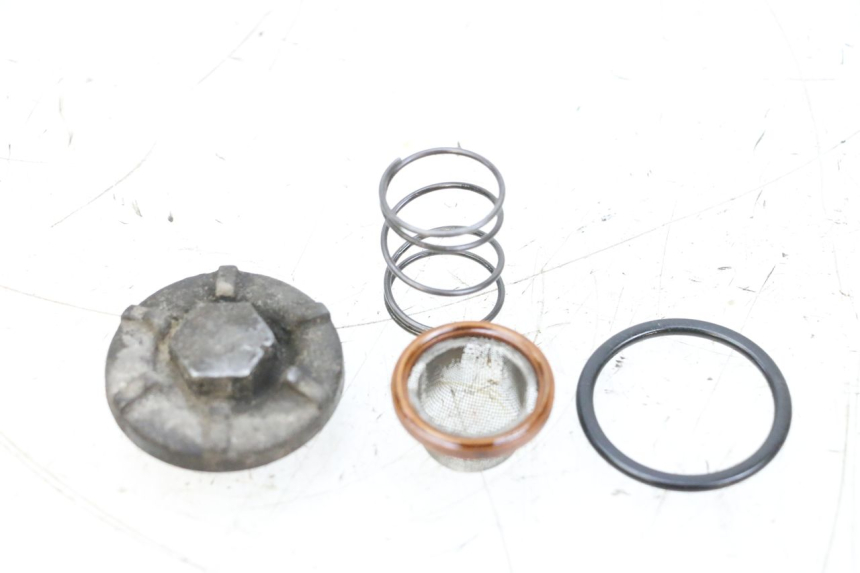 photo de TAPPO OLIO MOTORE YAMAHA NEOS NEO'S 4T 50 (2008 - 2016) - Altra angolazione