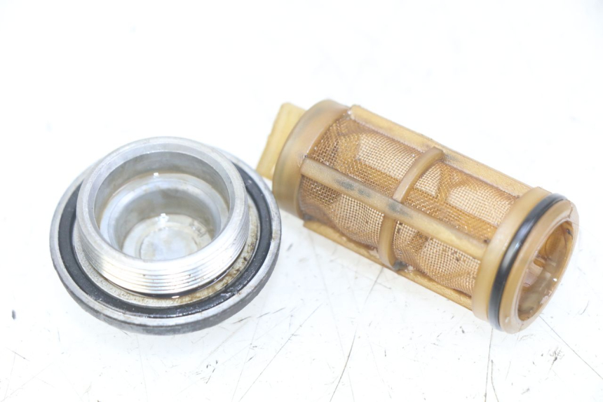 photo de TAPPO COPERCHIO OLIO GILERA NEXUS 125 (2007 - 2009) - Zoom sullo stato d'uso