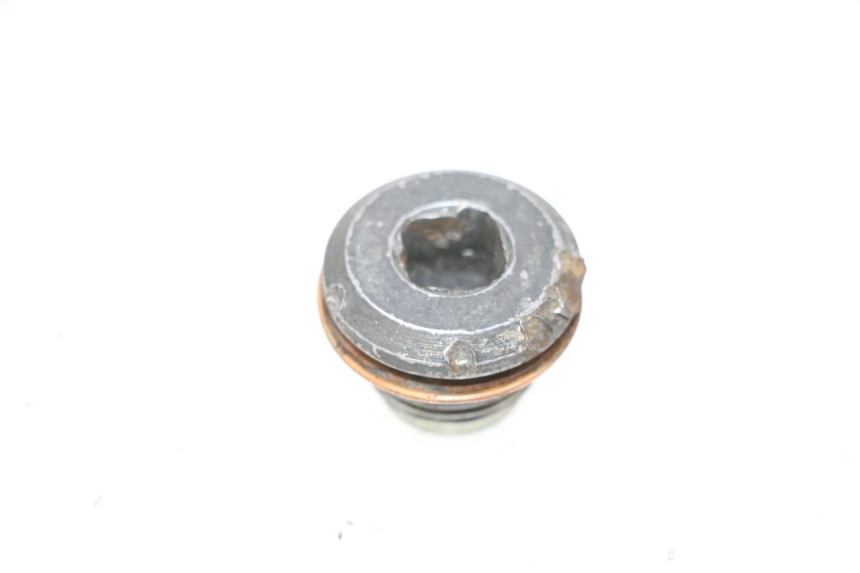 photo de TAPPO OLIO MOTORE PEUGEOT SATELIS COMPRESSOR K15 125 (2006 - 2009) - Altra angolazione