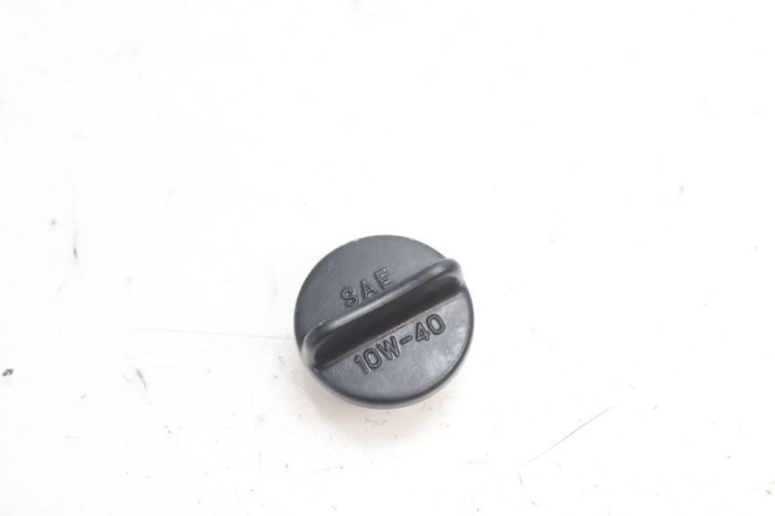 photo de TAPPO OLIO MOTORE SUZUKI SV S 650 (1999 - 2002) - Dettaglio del componente