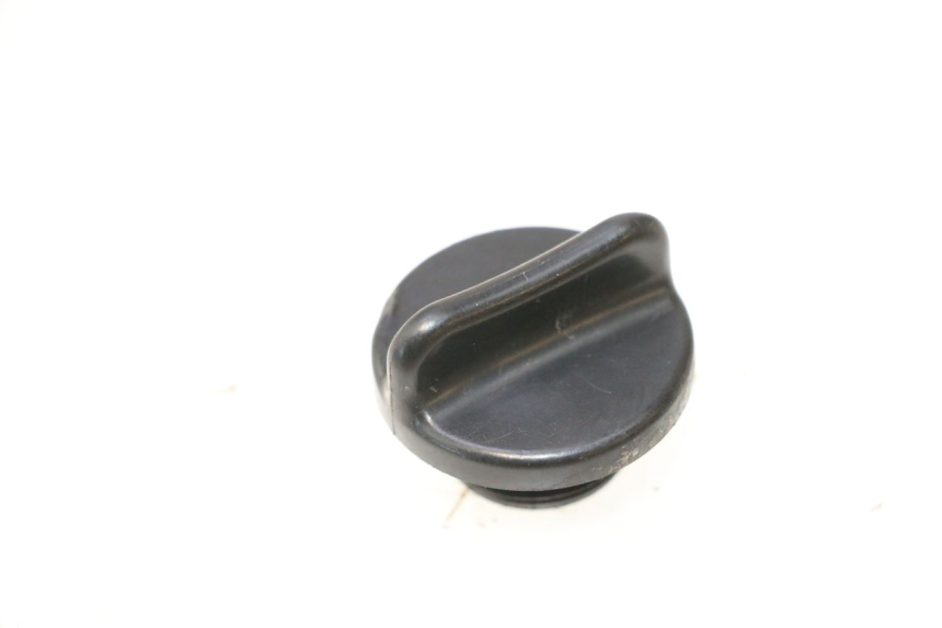 photo de TAPPO OLIO MOTORE SUZUKI SV S 650 (2003 - 2009) - Zoom sullo stato d'uso