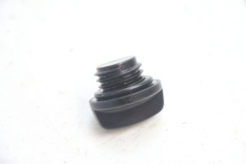 photo de TAPPO OLIO MOTORE HONDA VFR FI RC46 800 (1998 - 2001) - Zoom sullo stato d'uso