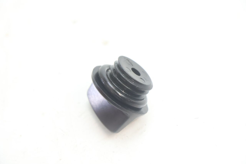 photo de TAPPO OLIO MOTORE HONDA XLV VARADERO 125 (2007 - 2012) - Zoom sullo stato d'uso