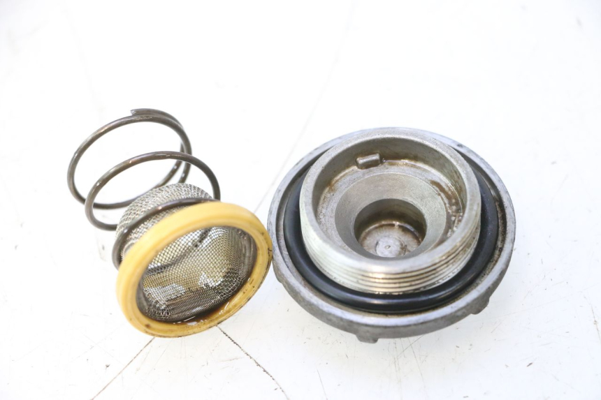 photo de TAPPO OLIO MOTORE YAMAHA YP MAJESTY 125 (1998 - 2001) - Dettaglio del componente