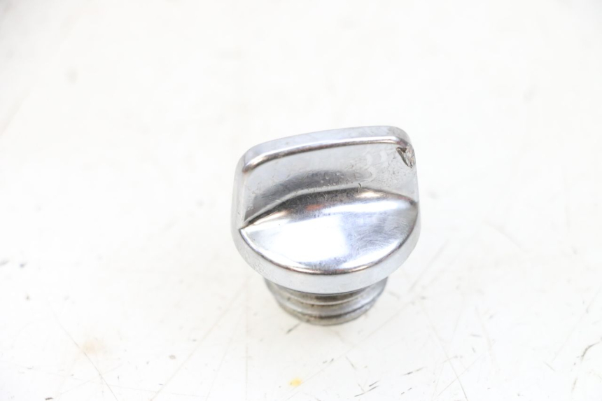 photo de TAPPO OLIO MOTORE KYMCO ZING 125 (1997 - 2003) - Vista principale