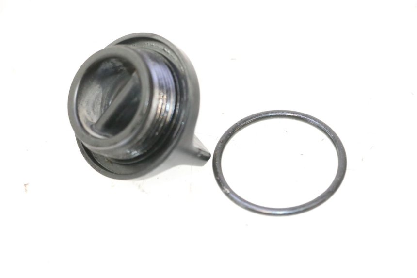 photo de TAPPO OLIO MOTORE KAWASAKI ZX-6R ZX6R 600 (2000 - 2002) - Dettaglio del componente