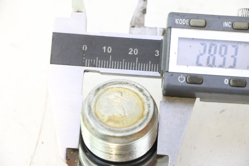 photo de TAPPO FORCELLA SUZUKI BURGMAN 125 (2007 - 2014) - Dettaglio del componente